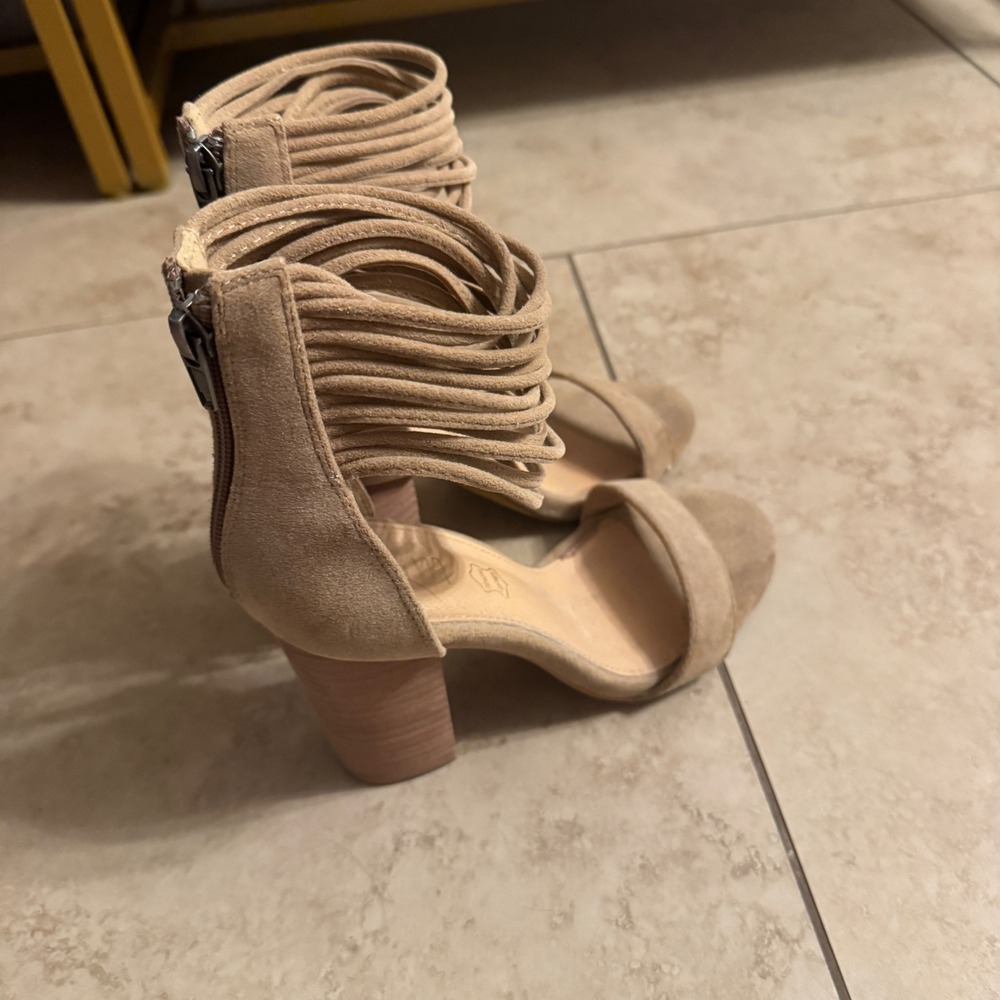 Strappy Ankle Wrap Heeled Sandals Block Heels Beige‎ Faux Suede Women's 7.5 - Picture 2 of 7